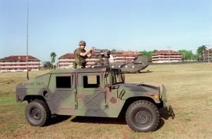 HMMWV M1025 1984 года 